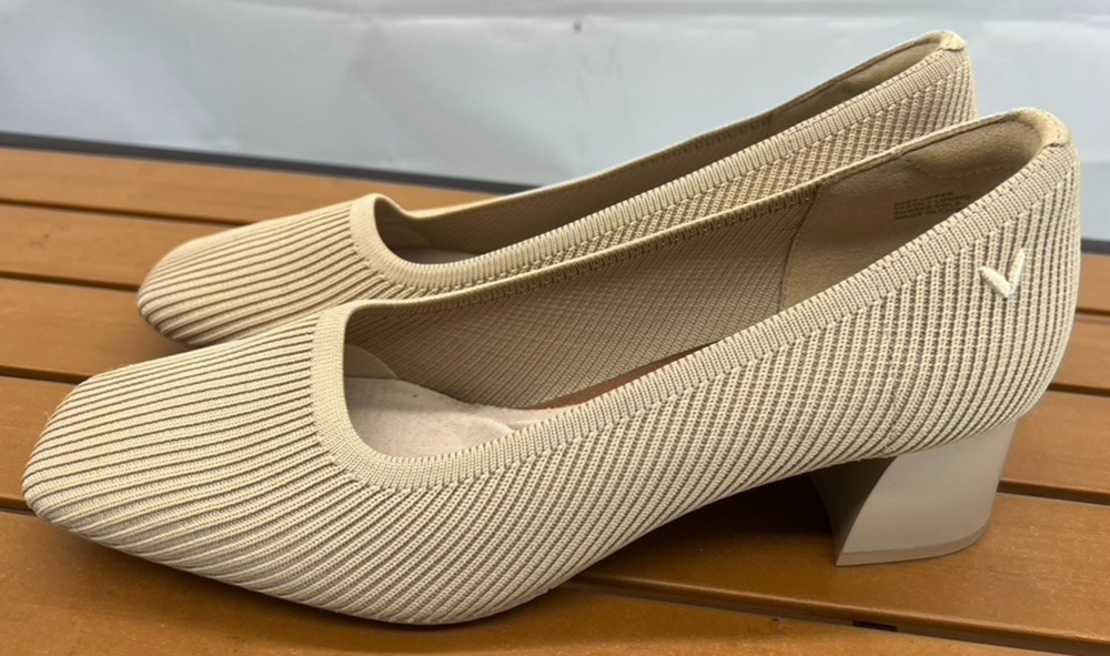 NEW VIVAIA Melody 2.0 Square Toe Chunky Heels Beige Knit Pumps Size 40 US 9